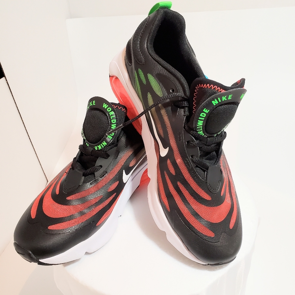 Men's Nike Air max.